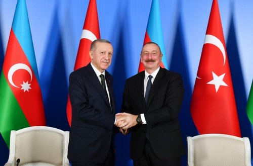 İlham Əliyev Rəcəb Tayyib Ərdoğanı təbrik edib