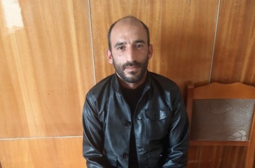 Ağsuda evlərdən oğurluq edən keçmiş məhkum saxlanılıb