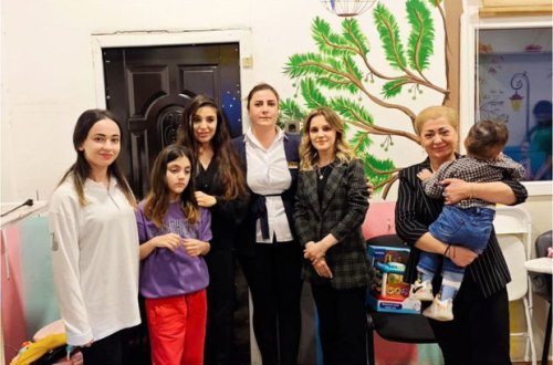 Leyla Əliyeva qızı ilə uşaq sığınacağında olub - FOTO