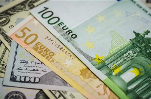 İngiltərədə işçi maaşını artırmadığı üçün şirkətini məhkəməyə verdi