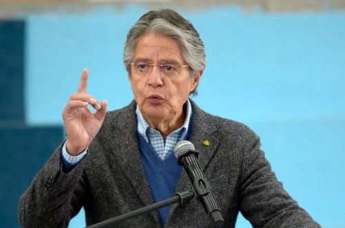 Ekvador prezidenti parlamenti buraxıb