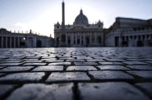 Avtomobili ilə Vatikana zorla girən şəxs saxlanılıb