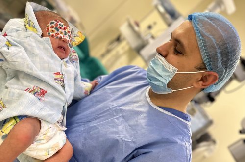 “BADAM” Medical Centerdə eyni gündə 3 körpəyə unikal əməliyyat! - FOTO