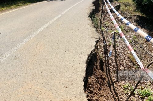 Lənkəranda torpaq sürüşməsi olub, 7 kəndi birləşdirən yolun bir hissəsi çöküb