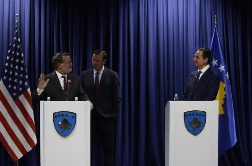 ABŞ senatorları Kosovoya səfər ediblər