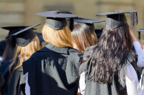 Britaniya xarici tələbələrə ailə üzvlərini gətirməyi qadağan edəcək