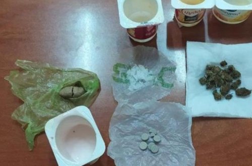 Həbsdə olan tanışına narkotik keçirmək istəyən şəxs saxlanılıb