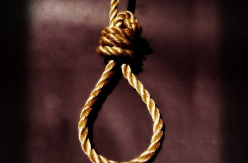 Zərdabda 64 yaşlı qadın intihar edib