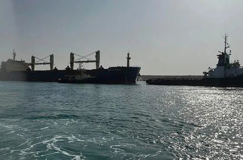 Süveyş kanalında qapalı qalan yük gəmisi 3,5 saatdan sonra xilas edilib