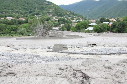 Göygöldə sel 4 kəndə ciddi zərər vurub, rabitə, qaz və elektrik xətləri sıradan çıxıb