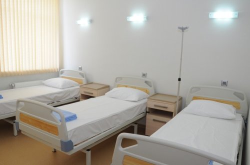 Bakıda iki klinikada nöqsanlar aşkarlanıb