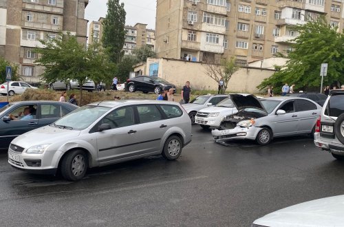 Bakıda zəncirvari qəza: 