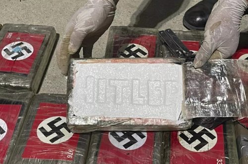 Peruda Nasist bayrağı olan 58 kq kokain müsadirə edildi