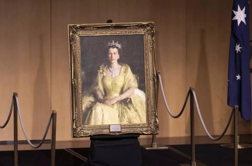 FBI Kraliça Elizabetə qarşı sui-qəsd planlarının sənədlərini açıqladı