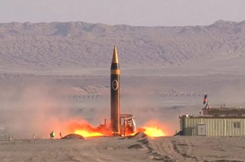 İran 2000 km mənzilli ballistik raketi sınaqdan keçirdiyini açıqlayıb
