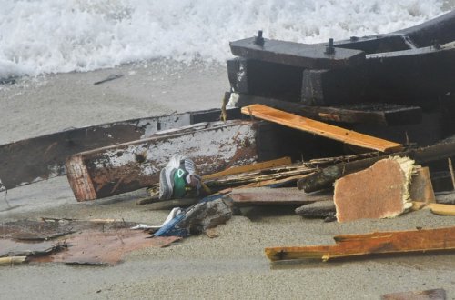 İtaliyada turist qayığı batıb, ölənlər var