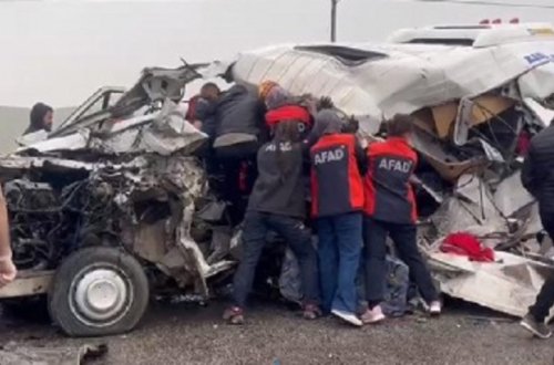 Türkiyədə yol qəzası olub, 4 nəfər ölüb, çoxlu sayda yaralı var