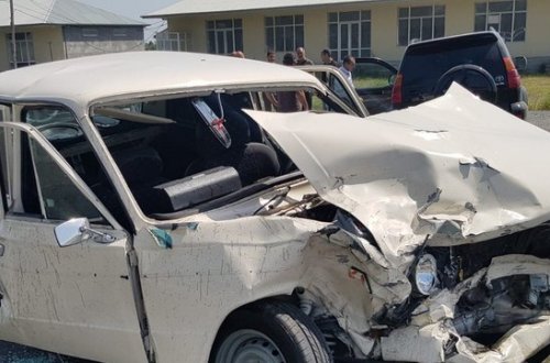 Göyçayda iki avtomobil toqquşub, yaralananlar var