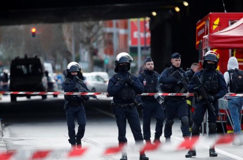 Fransada kafedə atışma olub, 1 nəfər ölüb, 3 nəfər yaralanıb