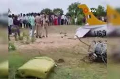 Hindistanda hərbi təlim təyyarəsi qəzaya uğrayıb: 2 YARALI