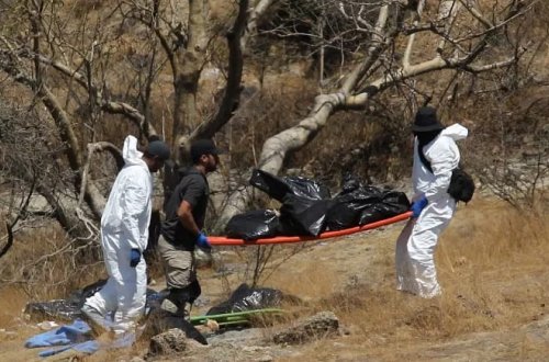 Meksikada DƏHŞƏT: Parçalanmış insan cəsədləri TAPILDI