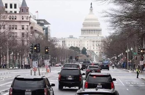 Vaşinqtonda uçuşa qadağan zonanı pozan təyyarə qəzaya uğrayıb