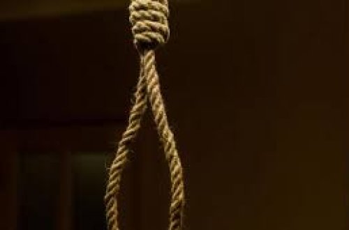 Ağdamda 25 yaşlı qız özünü asdı