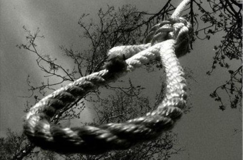 Qubada 45 yaşlı kişi ağacdan asılı vəziyyətdə tapıldı