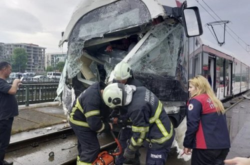Türkiyədə 2 tramvay toqquşdu - Yaralılar var
