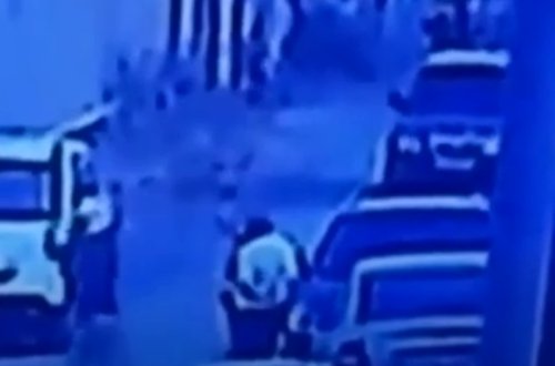 Avtomobillə 3 yaşlı uşağın başının üzərindən keçdi - Bakıda qəza - VİDEO