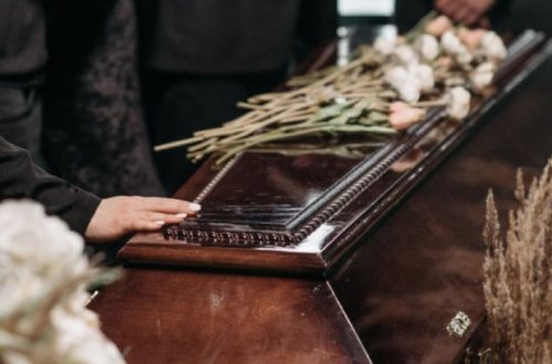 Ekvadorda qadın tabutda dirildi