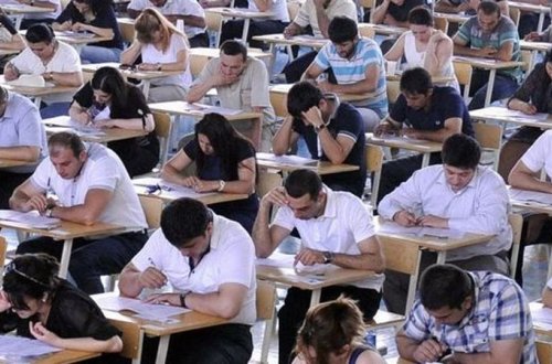 Bakıda keçirilən magistr imtahanına cadu ilə gəldi (FOTO)