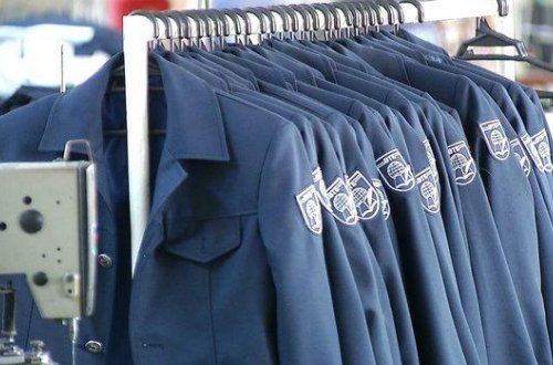 Yeni məktəbli formalarının QİYMƏTLƏRİ: köynək 15, şalvar və ətək isə 25 manat olacaq