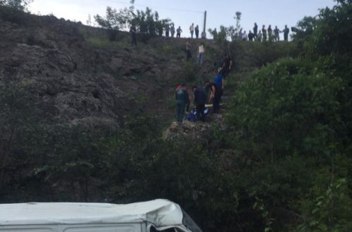 Ermənistanda avtomobil dərəyə yuvarlandı, hərbçilər öldülər - FOTO