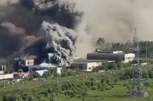 Sankt-Peterburqda metro stansiyası yaxınlığında güclü yanğın başladı - VİDEO