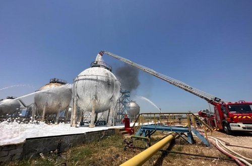 SOCAR-ın Etilen-Polietilen zavodunda baş verən yanğın zamanı bir nəfər xəsarət alıb