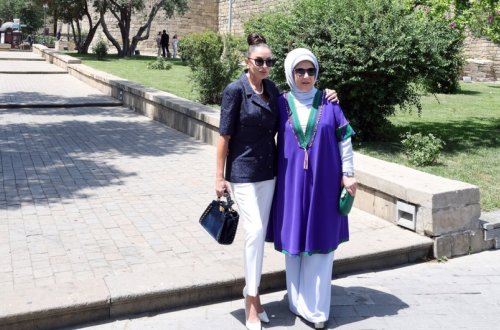 Azərbaycanın və Türkiyənin birinci xanımları İçərişəhərdə olublar - YENİLƏNİB