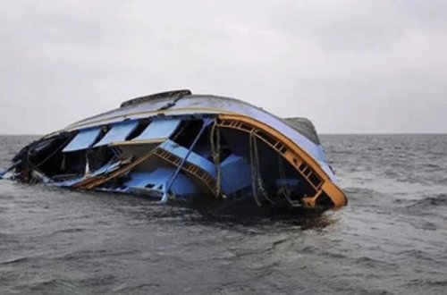 Nigeriyada qayığın batması nəticəsində onlarla insan ölüb