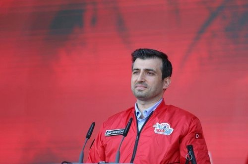 Səlcuq Bayraktar Bəxtiyar Vahabzadənin şeiri ilə Azərbaycanı təbrik edib