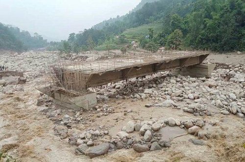 Nepalda sel fəlakətində ölənlərin sayı artıb