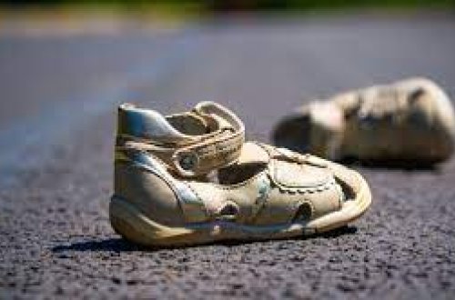 Cəlilabadda avtomobil 8 yaşlı uşağı vuraraq ağır xəsarət yetirib