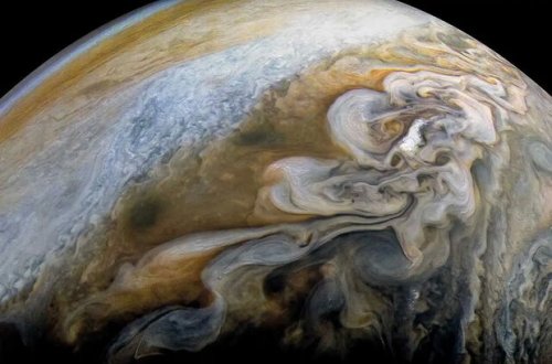 Yupiterdə ildırım çaxmasının görüntüsü çəkilib - FOTO