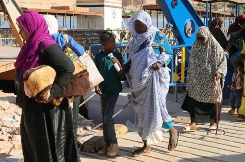 Sudanda 500 mindən çox insan ölkəni tərk edib