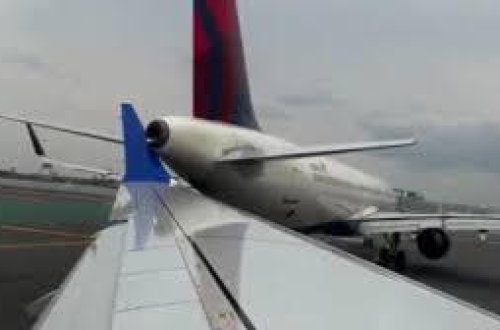 ABŞ-da sərnişin təyyarəsi digər təyyarənin sol qanadına çırpılıb