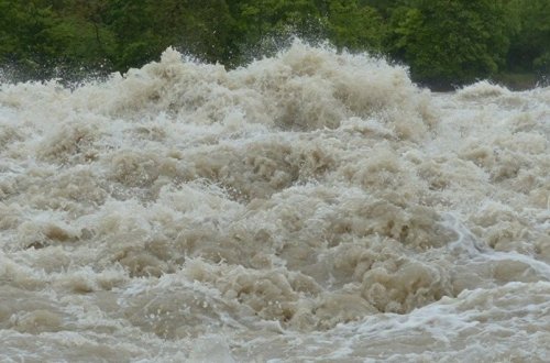Balakən, Zaqatala və Qaxdakı çaylardan sel keçib - FAKTİKİ HAVA