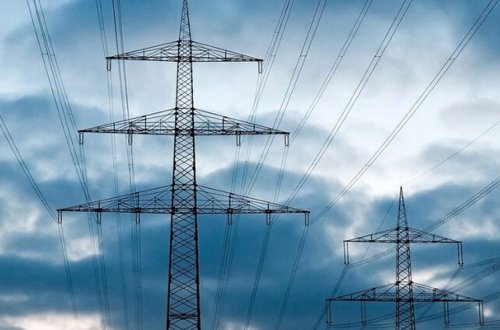 Kiyevdə 100 min nəfər işıqsız qaldı