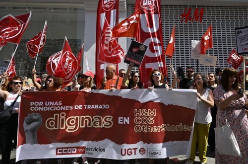 İspaniyada 4000 mağaza işçisi maaşlarının artırılması tələbi ilə tətilə başlayıb