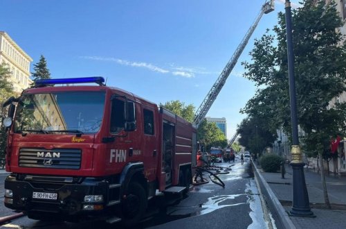 Generallar Bakıda yaşayış binasında yanğın baş verən əraziyə gedib- YENİLƏNİB