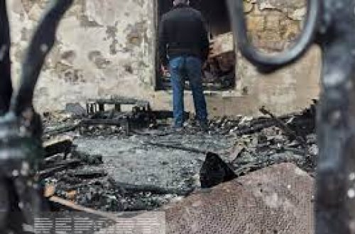 В Геранбойском районе сгорел дом, есть погибшая