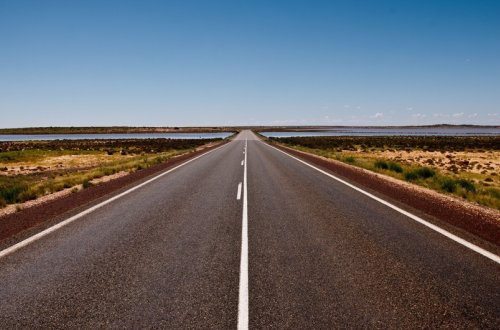 Birtərəfli yollarda əks istiqamətdə hərəkət edən sürücülərin 150 manat cərimələnməsinə dair layihə təsdiqlənib